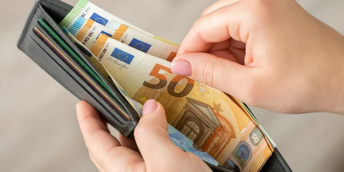La déclaration de la monnaie en Algérie évolue avec de nouvelles modalités applicables aux voyageurs à l’entrée et à la sortie du territoire.