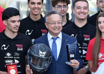 L’équipe de l’ENP à Formula Student UK 2026 remporte le prix de la meilleure première participation.