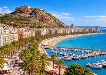Immeubles résidentiels illustrant les achats immobiliers algériens à Alicante en Espagne