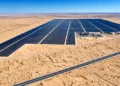 Vue aérienne de la centrale solaire de Foulia à El Oued, équipée de panneaux photovoltaïques sur 600 hectares.