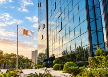 Installations de Sonatrach illustrant les exportations d'hydrocarbures de l'Algérie en 2026.