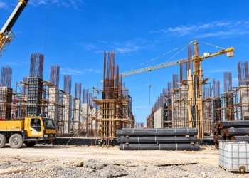 Chantier de l'usine de pneus à Oran, dans la zone industrielle de Tafraoui